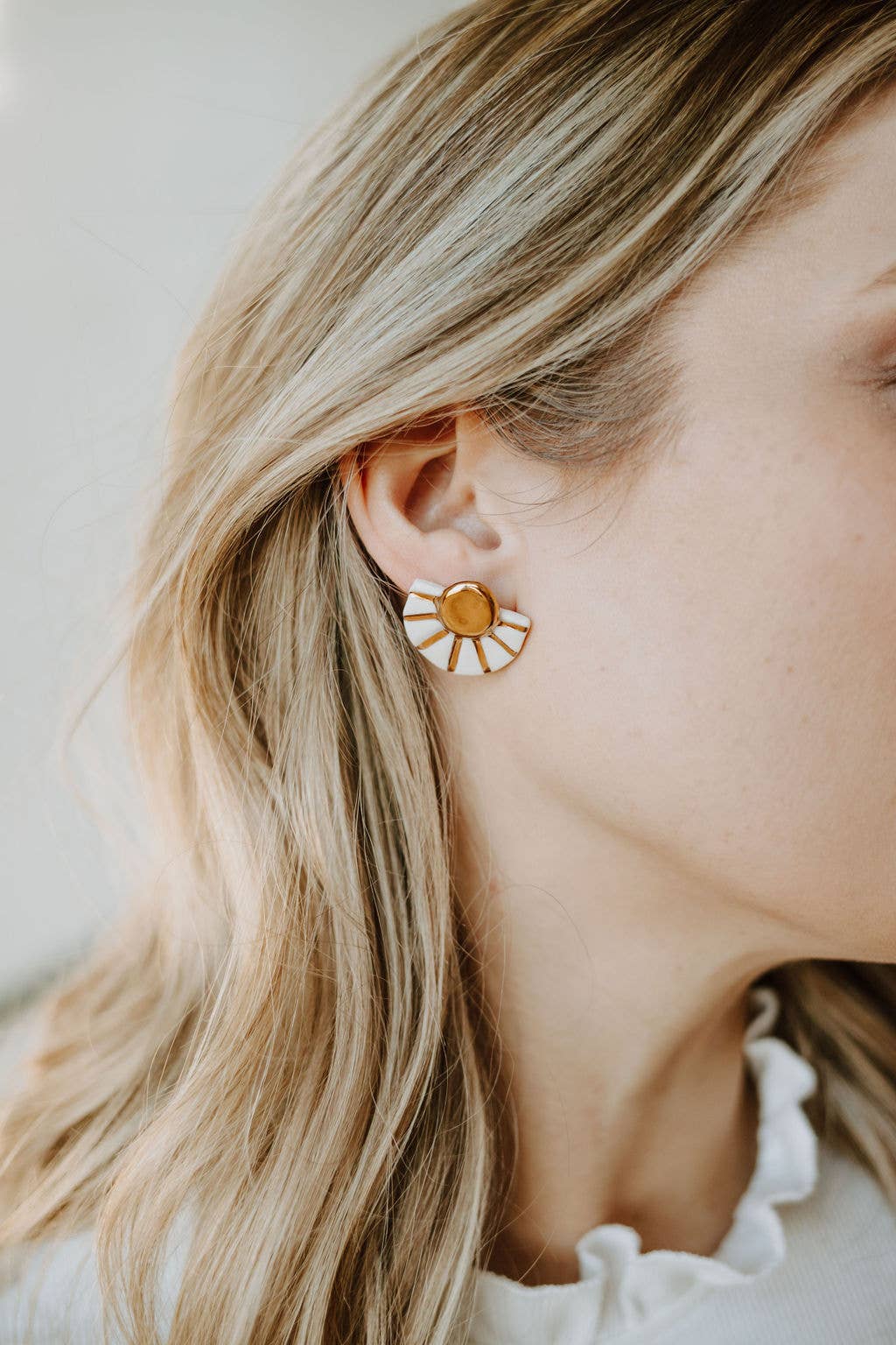 Sunburst studs